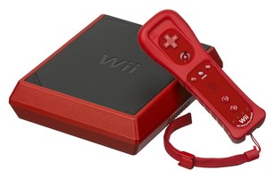 1920px-Wii-Mini-Console-Set-H (Copier)
